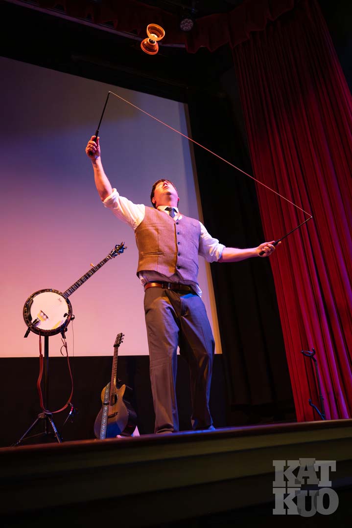 Brian Tomaszewski diabolo spinning at the 2025 ESL Rochester Fringe Festival.